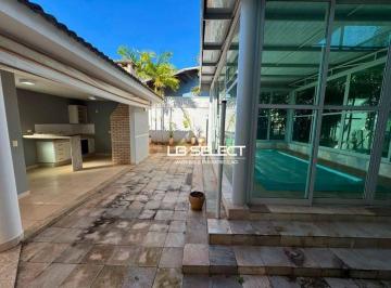 94ffacc86806c379c71a316a9701c653db2f5afa · Casa no Condomínio Jardins com quatro quartos, duas suítes, duas semi suítes e varanda gourmet.