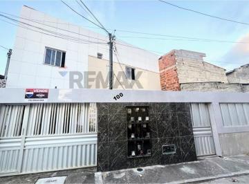 Casa · 220m² · 8 Quartos · 1 Vaga · "Investimento e Moradia: Oportunidade em Aracaju"