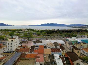 0a4d9c01a93c27297f483692221e596ae5bbe27b · Apartamento no centro da cidade com 3 dormitórios