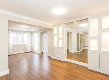 Apartamento de 3 quartos, Curitiba · Linda casa térrea frente rua no Novo Mundo
