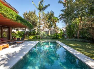 Casa de 4 quartos, São Paulo · Casa de 840 m² com 4 quartos à venda na Vila Madalena