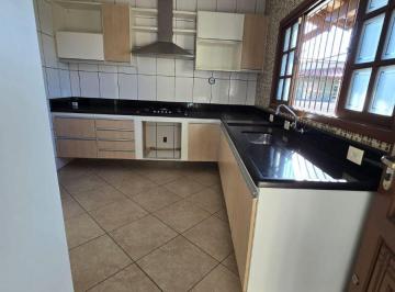 Casa de 3 quartos, Osasco · Casa de 266 m² com 3 quartos à venda no Jardim D'Abril