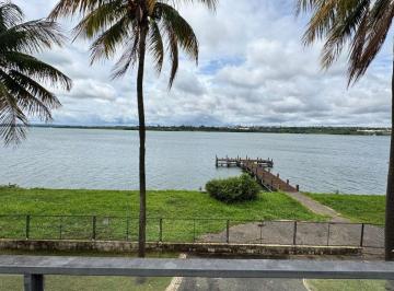 Casa de 7 quartos, Brasília · Casa em terreno beira lago. Ponta