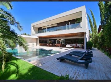 Casa en Aluguel de 4 quartos Lago Sul · LINDA!
MOBILIADA!