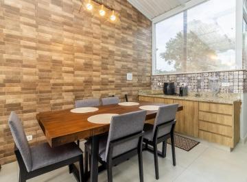f746d5c6-6fa5-4243-aaa6-0f86657b6746 · Confortável casa em condomínio para venda com 3 quartos, sendo 1 suíte, 172m²