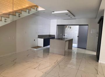Casa de 3 quartos, Candangolândia · CASA REFORMADA COM 3 QUARTOS SENDO UMA SUÍTE NA CANDANGOLÂNDIA