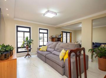Casa de 3 quartos, Brasília · Casa Reformada com 3 Suítes na QE 34 – Guará II | Venda Exclusiva, 211m² e Garagem para 6 Carros