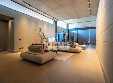 Apartamento · 630m² · 5 Quartos · 4 Vagas · Casa no Lago Sul! 5 Quartos e Térrea na QI 19.