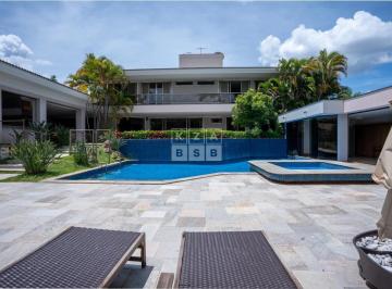 Apartamento · 1200m² · 8 Quartos · 12 Vagas · Casa no Lago Sul! QL 16 com 8 quartos.
