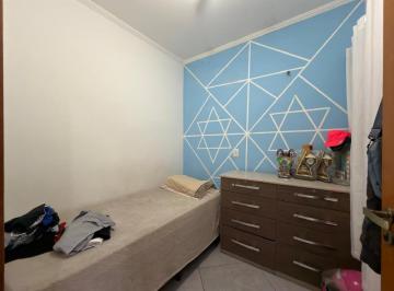 3956a7f1-7079-4bb5-9793-5f8922758172 · Confortável sobrado para venda em Vila Nivi com 3 quartos, sendo 1 suíte, 84m²