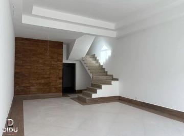 Casa · 220m² · 3 Quartos · 4 Vagas · Sobrado desocupado e reformado com 220 m², 3 suítes, 4 vagas, 800 m do Plaza Sul Shopping!