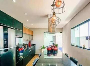 Casa · 375m² · 4 Quartos · 7 Vagas · Preço de Oportunidade!! Sobrado 375m², 4 Dormitórios, 2 suítes, 7 vagas no Jardim Vila Formosa. VA