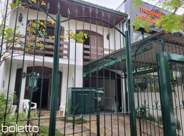 Casa · 400m² · 5 Quartos · 3 Vagas · Casa em Petrópolis