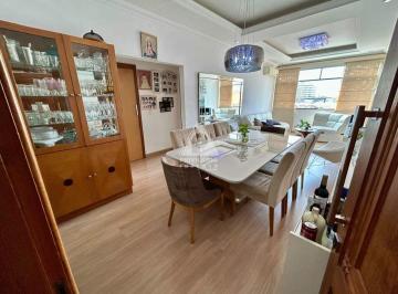 Apartamento · 95m² · 3 Quartos · Excelente apartamento de 2 quartos, convertido em 3, sendo um suíte. Muito bem localizado!