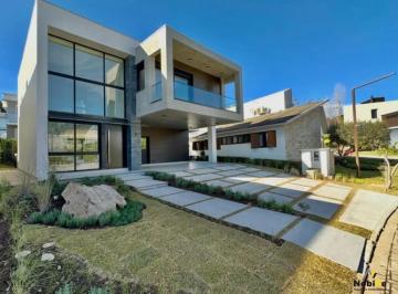 Casa · 355m² · 4 Quartos · 3 Vagas · Antonella Condomínio Club | 04 dormitórios | Nossa Senhora da Saúde