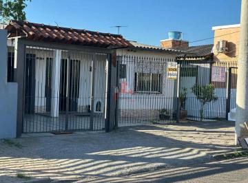 Casa · 130m² · 2 Quartos · 2 Vagas · Venda de 2 Casas no mesmo pátio
