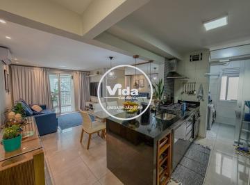 Sala e Cozinha · Venda - Apartamento Lindíssimo e Mobiliado no Jaguaré | 84m²
