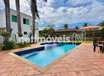 Piscina · Casa à venda no Trevo com 334 m²; de construção e lote de 915 m²;