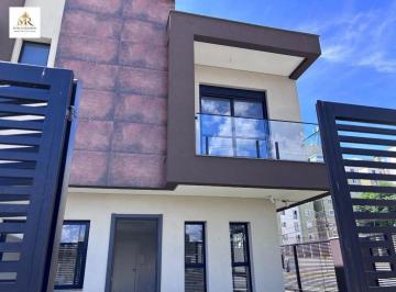 Casa · 131m² · 3 Quartos · 2 Vagas · OPORTUNIDADE NO CAPÃO RASO 3 QUARTOS 1 SUITE 2 VAGAS 980 MIL