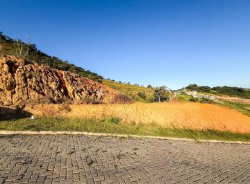 Terreno · Terreno com vista para as montanhas em condomínio fechado a 5 km de Juiz de Fora.