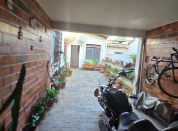 Imagem 1 · Casa para venda em Alípio de Melo, Belo Horizonte