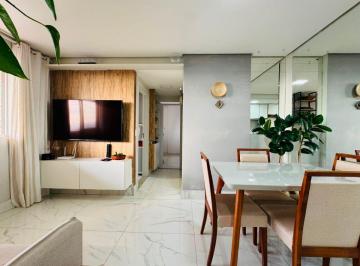 Apartamento de 2 quartos, Samambaia · Apartamento 2 quartos, reformado, vista livre, andar alto, próximo ao metrô. Samambaia Sul.