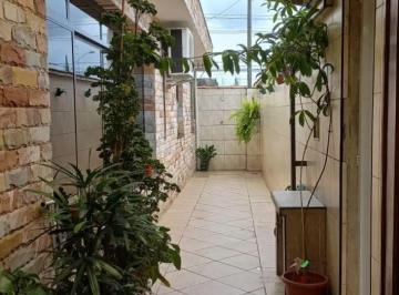 Casa de 3 quartos, São Vicente · Casa térrea isolada de 3 quartos em São Vicente