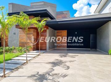 Casa · 240m² · 3 Quartos · 4 Vagas · Gaivota I | Casa Reformada com Área Gourmet e Piscina
