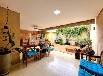 Casa · 150m² · 3 Quartos · 2 Vagas · Belvedere - Casa com 3 dormitórios e área gourmet aconchegante