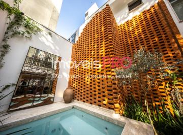 Casa · 300m² · 4 Quartos · 2 Vagas · Maravilhosa casa de vila com 4 suítes no Itaim Bibi !