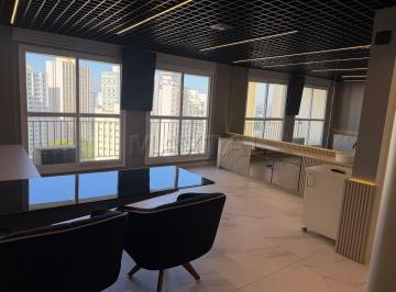 Comercial · 38m² · 1 Vaga · Sala comercial com 38m², com sacada, 1 banheiro, com vaga de garagem em Santana.