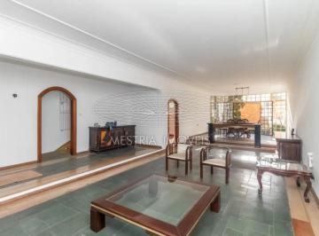 Casa · 244m² · 4 Quartos · 4 Vagas · Casa versátil no Paraíso: Uso residencial ou comercial na Rua Manuel da Nóbrega.