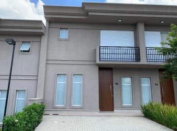 Casa · 134m² · 3 Quartos · 2 Vagas · Sobrado para alugar em Valinhos, Chácaras Silvania, com 3 suítes, com 134.23 m²