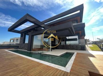 Casa · 615m² · 5 Quartos · 6 Vagas · Sobrado para alugar em Campinas, Loteamento Mont Blanc Residence, com 5 suítes, com 615.7 m²