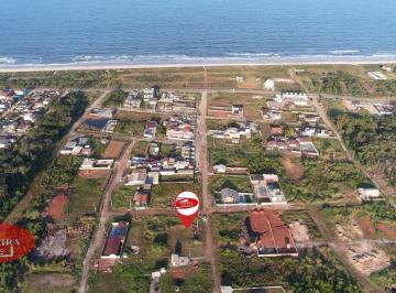 Terreno · Terreno de esquina próximo da praia