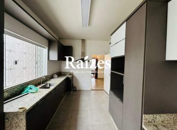 Casa · 200m² · 4 Quartos · 4 Vagas · Casa com 200m² no Vigilato Pereira com 4 Quartos sendo 2 Suítes e 4 Vagas em Uberlândia