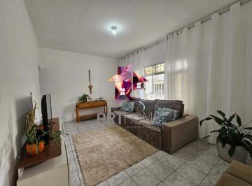 Casa · 233m² · 6 Vagas · Rudge Ramos Casa 2 quartos com o terceiro reversível, com 4 ~6 vagas.
