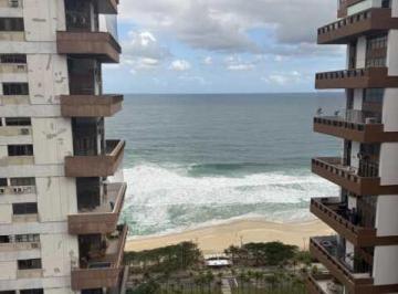 Apartamento · 180m² · 4 Quartos · 3 Vagas · Alugo Apartamento de 4 quartos na praia da Barra da Tijuca