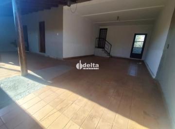Casa · 300m² · 4 Quartos · 2 Vagas · Casa com 4 quartos sendo 1 suíte disponível para locação no bairro Jaraguá em Uberlândia-MG.