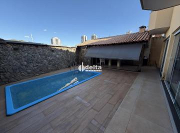 Casa · 300m² · 3 Quartos · 3 Vagas · Casa disponível para locação no bairro Lidice em Uberlândia-MG