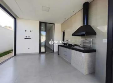 Casa · 360m² · 3 Quartos · 2 Vagas · Casa em condomínio com 3 suítes disponível para locação no bairro Laranjeiras em Uberlândia-MG