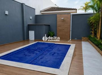 Casa · 360m² · 3 Quartos · 2 Vagas · Casa com 3 quartos sendo suíte disponível para venda e locação no bairro Gávea Sul em Uberlândia-M