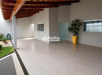 Casa · 300m² · 3 Quartos · 2 Vagas · Casa com 3 quartos sendo suíte disponível para venda no bairro Novo Mundo em Uberlândia-MG