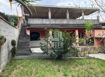 Casa com Terraço e Terreno de 360m² | 3 Quartos | Próxima ao Centro de · Casa com Terraço e Terreno de 360m² | 3 Quartos | Próxima ao Centro de Manilha