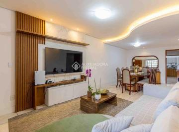 Casa · 320m² · 3 Quartos · Sobrado a venda no centro de Canoas