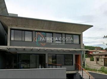 Casa · 154m² · 3 Quartos · 2 Vagas · Linda Casa de Esquina à Venda no Panorâmico - Garopaba/SC