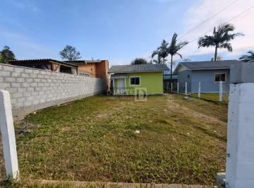 Casa · 30m² · 2 Quartos · 2 Vagas · Casa Aconchegante na Passagem do Massiambu: Seu Novo Lar em Palhoça