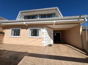 Casa · 130m² · 3 Quartos · 2 Vagas · Excelente Oportunidade de Sobrado em Campo Largo!