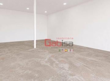 287c16bdf955def77924c5d6788eb5a4e1e08a59 · Loja de 80 m² na Marina em Búzios com Pé-Direito Alto, Banheiro e Excelente Localização