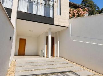 udc2s0q2ytnknmm5ognjmtq4_md · Sobrado Triplex com Piscina e Suíte no Iririú – Joinville